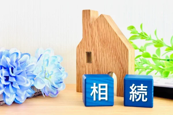 実家の土地を相続した場合はどうするべき？放置リスクや対策を解説